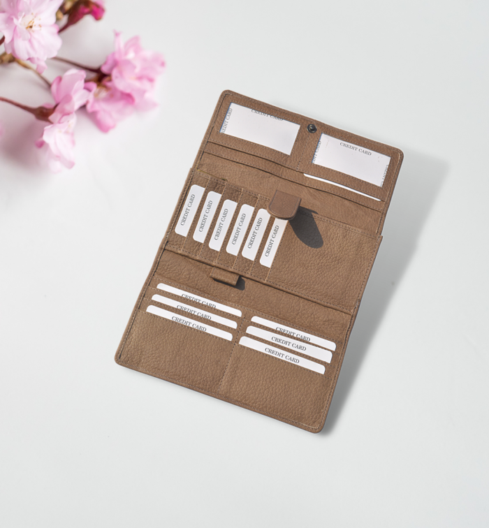 Leather Clutch Wallet - Stylish and Practical for Women - Image 11