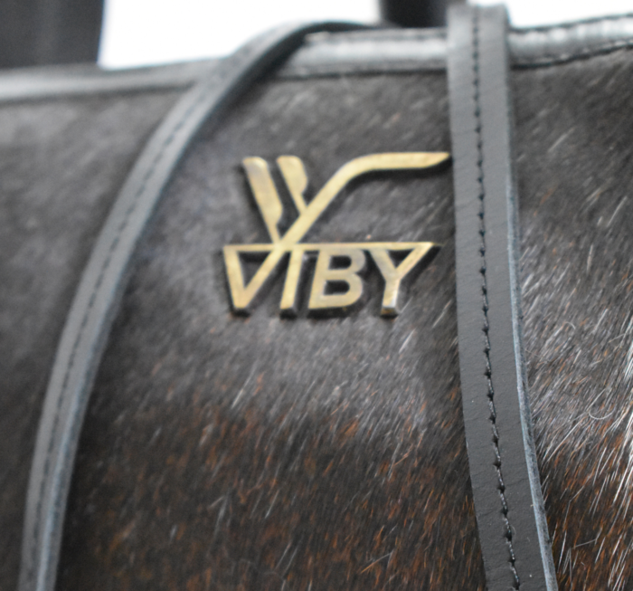 "Stylish Leather Tote Bag with Tassel - Perfect Gift for Her" - Image 2