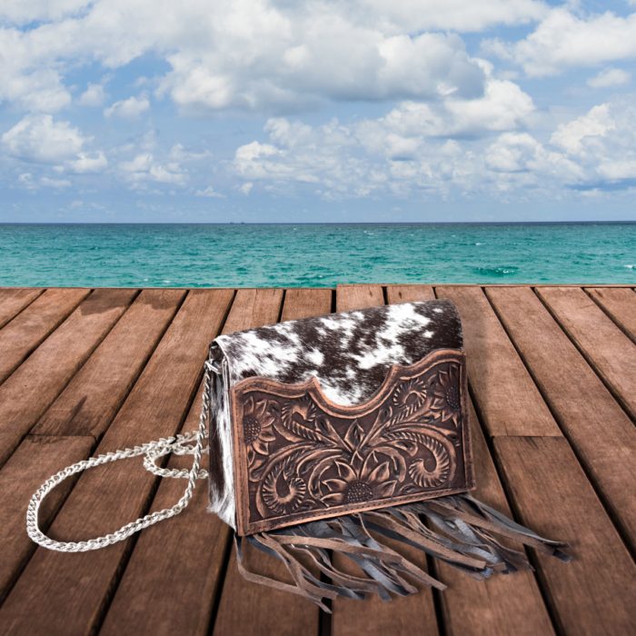 Hand-Tooled Purse: Crafted with Excellence, Quality, and Elegance for Fashion Lovers - Image 3