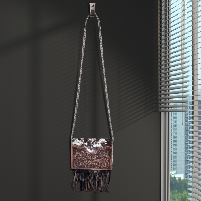Hand-Tooled Purse: Crafted with Excellence, Quality, and Elegance for Fashion Lovers - Image 5