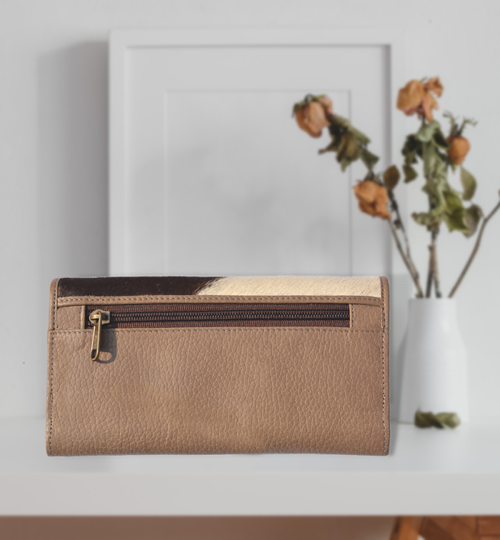 Leather Clutch Wallet - Stylish and Practical for Women - Image 6